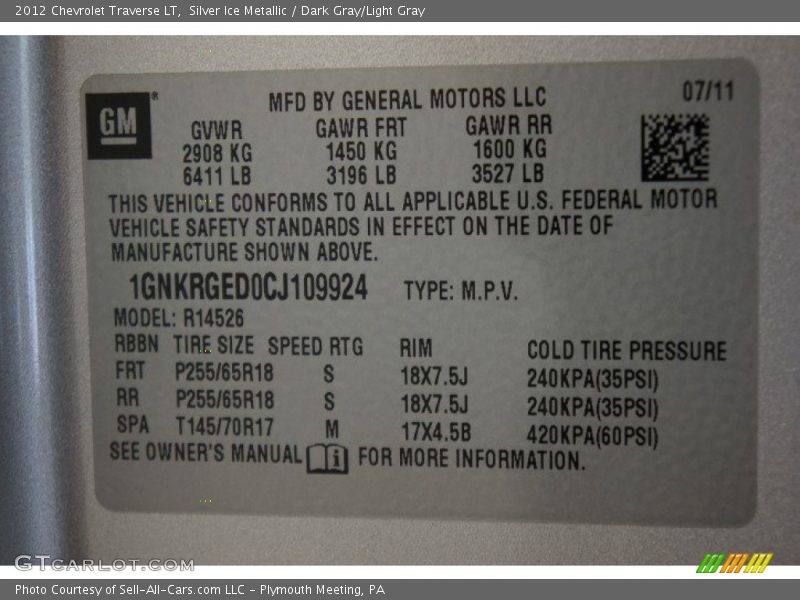 Silver Ice Metallic / Dark Gray/Light Gray 2012 Chevrolet Traverse LT