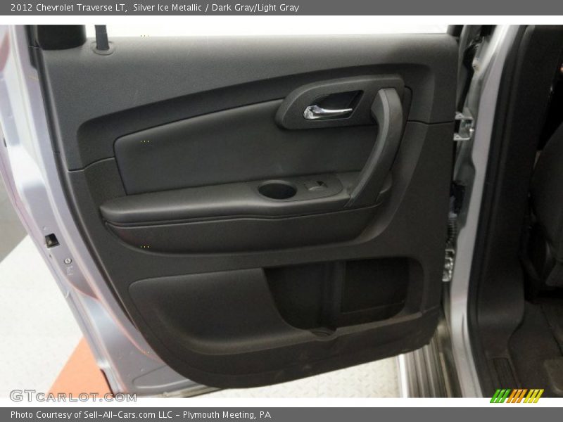 Silver Ice Metallic / Dark Gray/Light Gray 2012 Chevrolet Traverse LT
