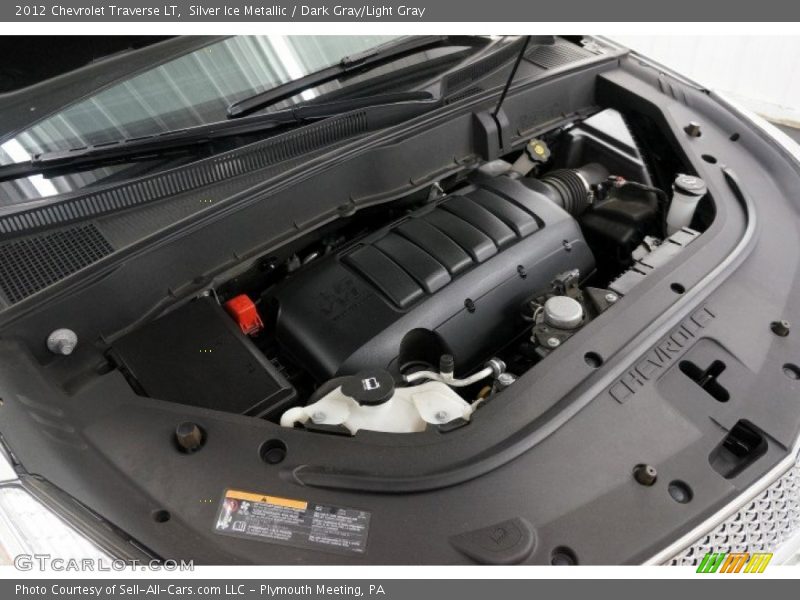 Silver Ice Metallic / Dark Gray/Light Gray 2012 Chevrolet Traverse LT