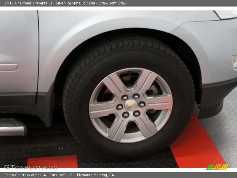 Silver Ice Metallic / Dark Gray/Light Gray 2012 Chevrolet Traverse LT