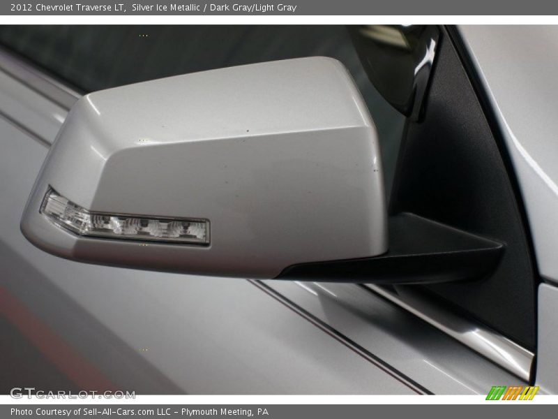 Silver Ice Metallic / Dark Gray/Light Gray 2012 Chevrolet Traverse LT