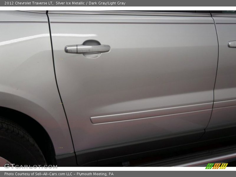 Silver Ice Metallic / Dark Gray/Light Gray 2012 Chevrolet Traverse LT