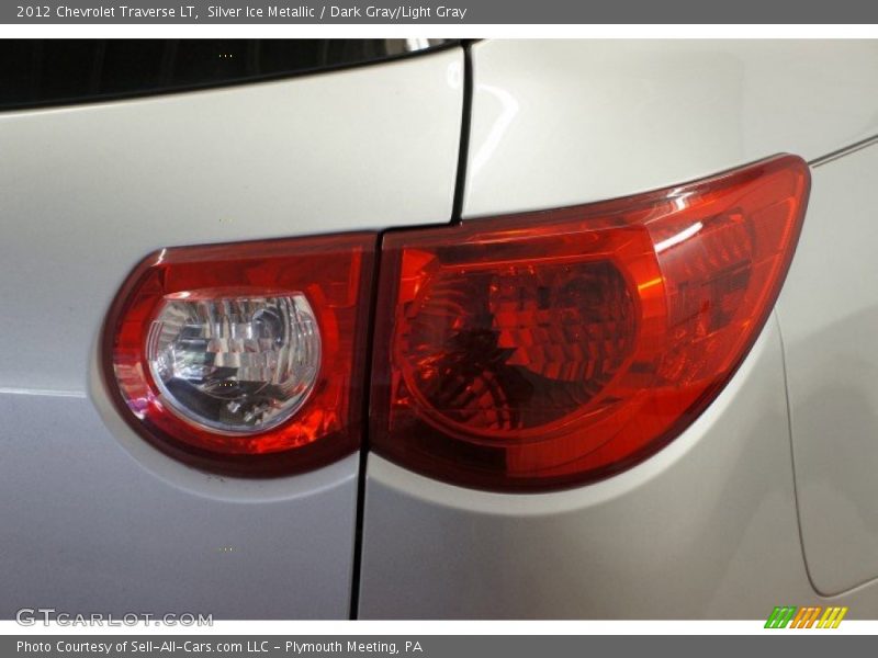 Silver Ice Metallic / Dark Gray/Light Gray 2012 Chevrolet Traverse LT