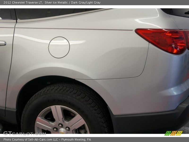 Silver Ice Metallic / Dark Gray/Light Gray 2012 Chevrolet Traverse LT