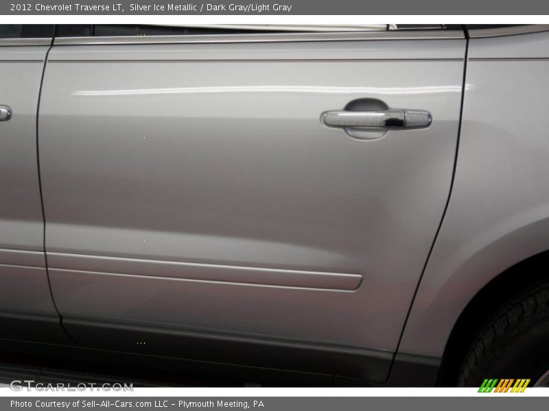 Silver Ice Metallic / Dark Gray/Light Gray 2012 Chevrolet Traverse LT