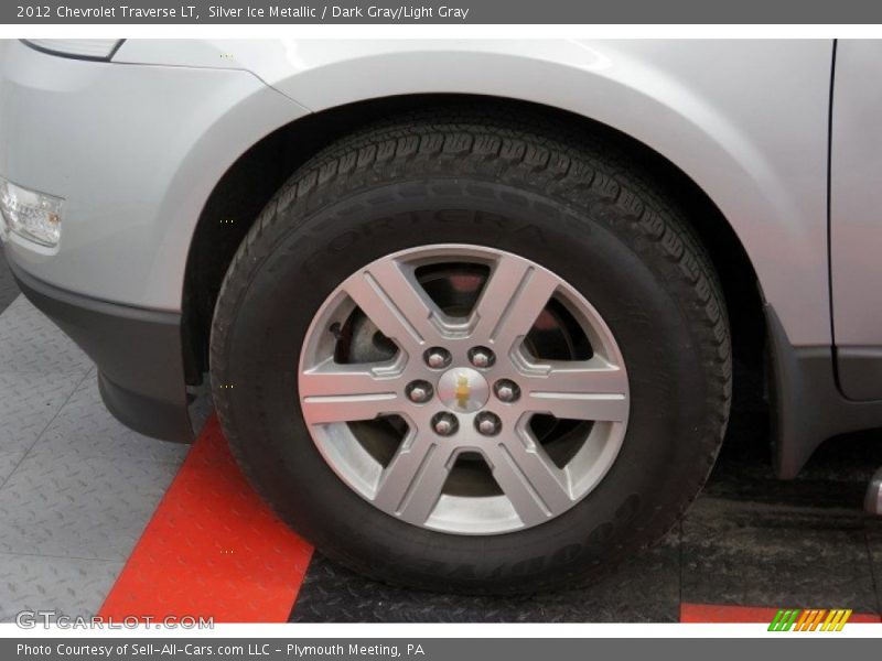 Silver Ice Metallic / Dark Gray/Light Gray 2012 Chevrolet Traverse LT
