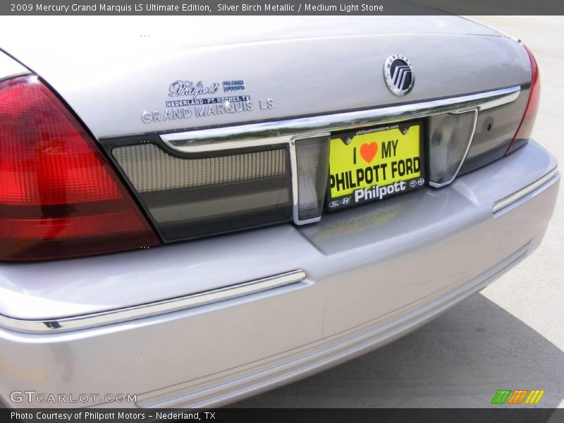 Silver Birch Metallic / Medium Light Stone 2009 Mercury Grand Marquis LS Ultimate Edition