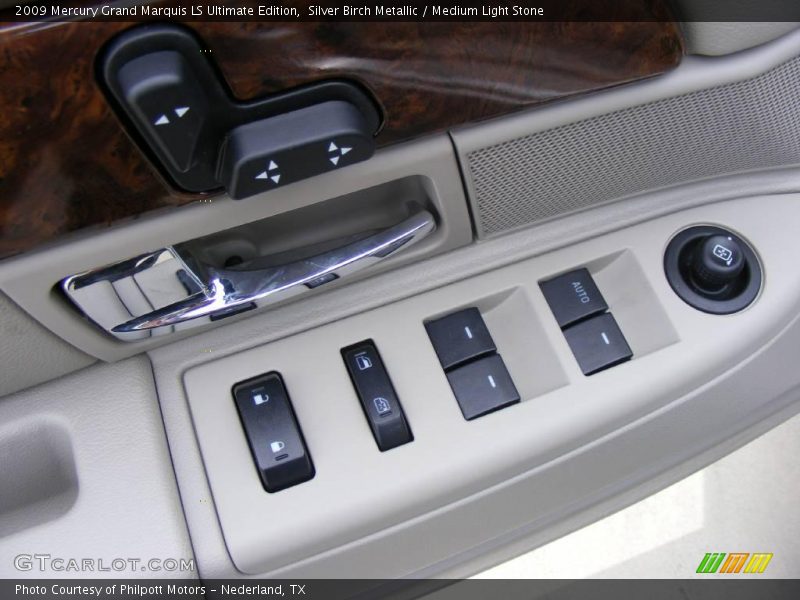Silver Birch Metallic / Medium Light Stone 2009 Mercury Grand Marquis LS Ultimate Edition