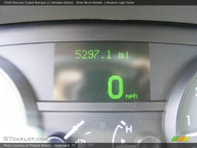 Silver Birch Metallic / Medium Light Stone 2009 Mercury Grand Marquis LS Ultimate Edition