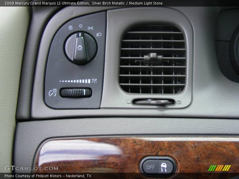 Silver Birch Metallic / Medium Light Stone 2009 Mercury Grand Marquis LS Ultimate Edition