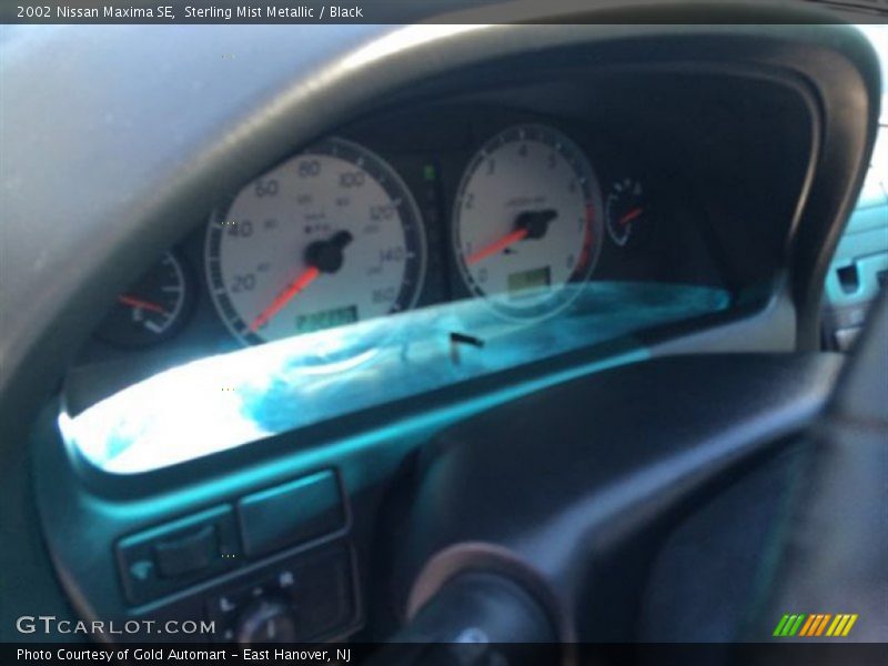 Sterling Mist Metallic / Black 2002 Nissan Maxima SE