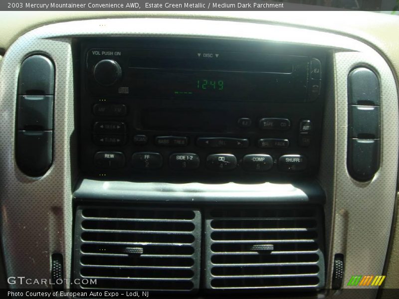 Estate Green Metallic / Medium Dark Parchment 2003 Mercury Mountaineer Convenience AWD
