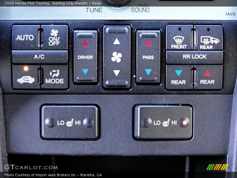 Controls of 2009 Pilot Touring