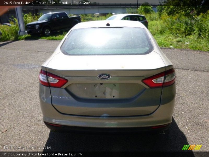 Tectonic Silver Metallic / Earth Gray 2015 Ford Fusion S