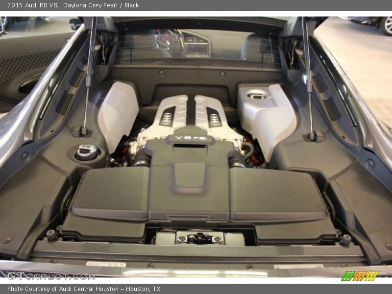  2015 R8 V8 Engine - 4.2 Liter FSI DOHC 32-Valve VVT V8