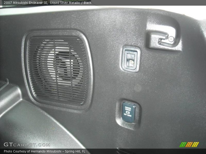 Liquid Silver Metallic / Black 2007 Mitsubishi Endeavor SE