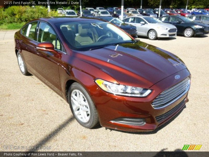 Front 3/4 View of 2015 Fusion SE