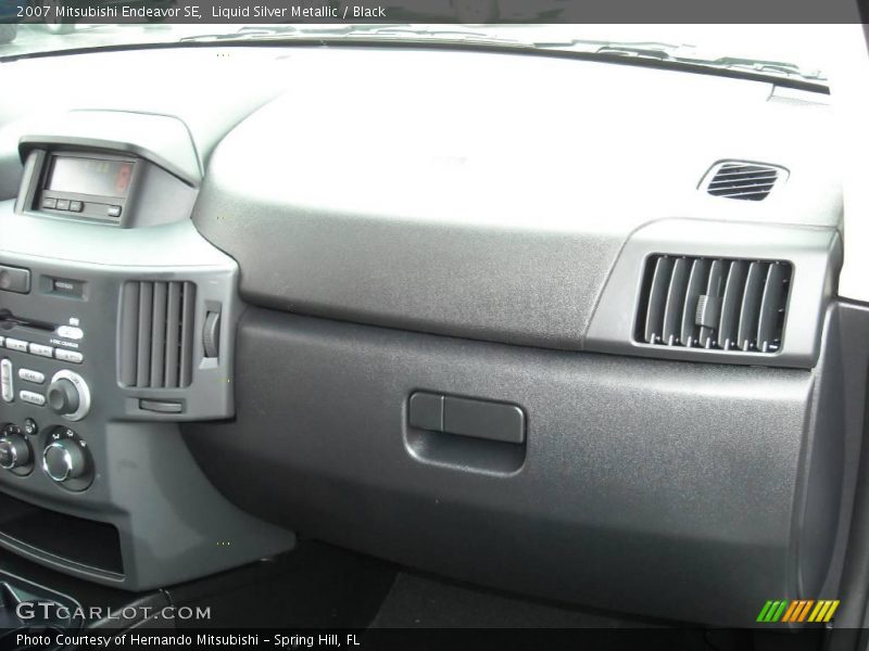 Liquid Silver Metallic / Black 2007 Mitsubishi Endeavor SE