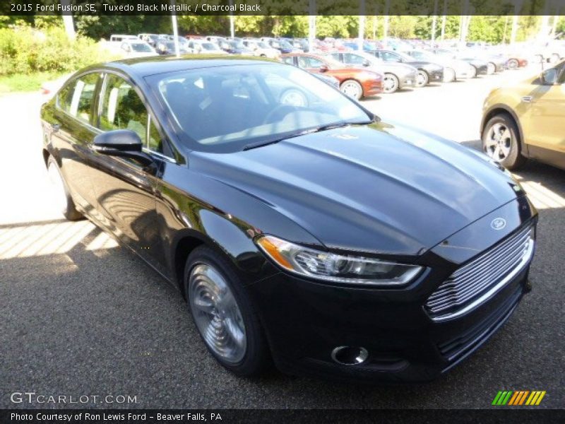Tuxedo Black Metallic / Charcoal Black 2015 Ford Fusion SE