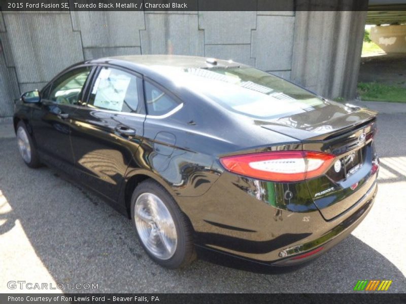 Tuxedo Black Metallic / Charcoal Black 2015 Ford Fusion SE