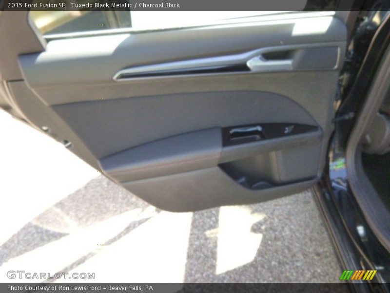 Tuxedo Black Metallic / Charcoal Black 2015 Ford Fusion SE