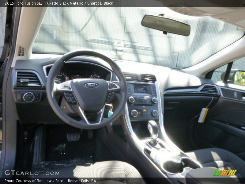 Tuxedo Black Metallic / Charcoal Black 2015 Ford Fusion SE