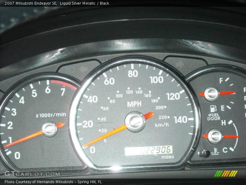 Liquid Silver Metallic / Black 2007 Mitsubishi Endeavor SE