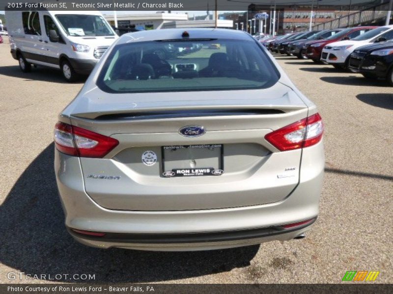 Tectonic Silver Metallic / Charcoal Black 2015 Ford Fusion SE