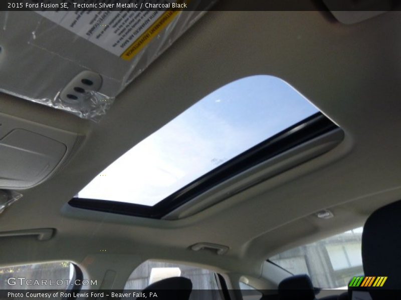 Tectonic Silver Metallic / Charcoal Black 2015 Ford Fusion SE