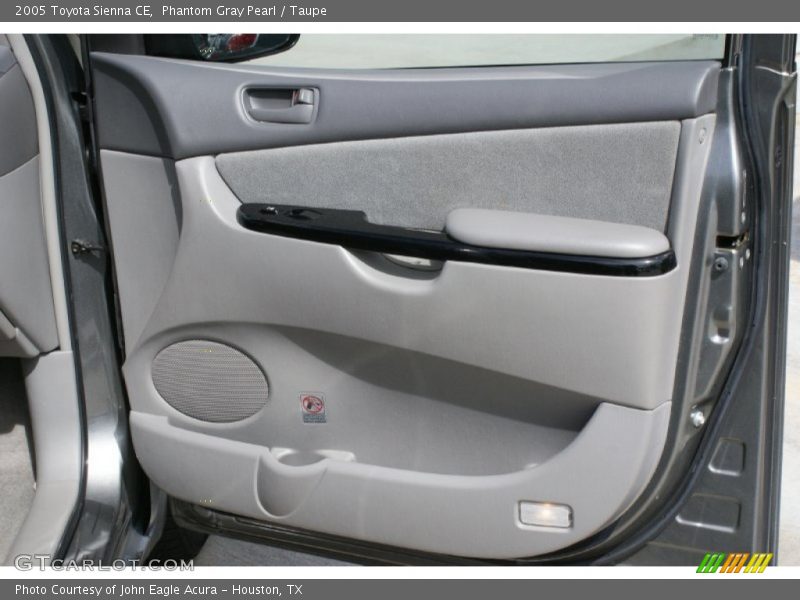 Phantom Gray Pearl / Taupe 2005 Toyota Sienna CE