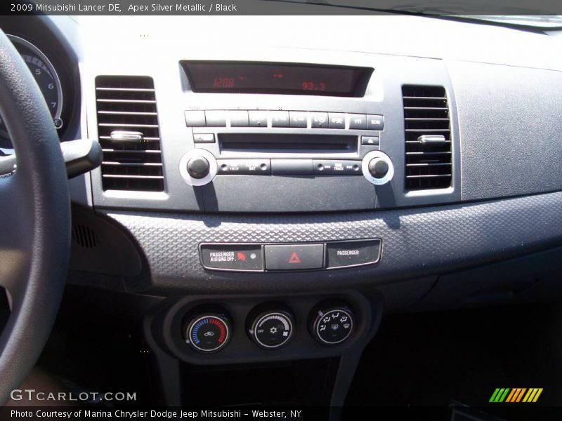 Apex Silver Metallic / Black 2009 Mitsubishi Lancer DE