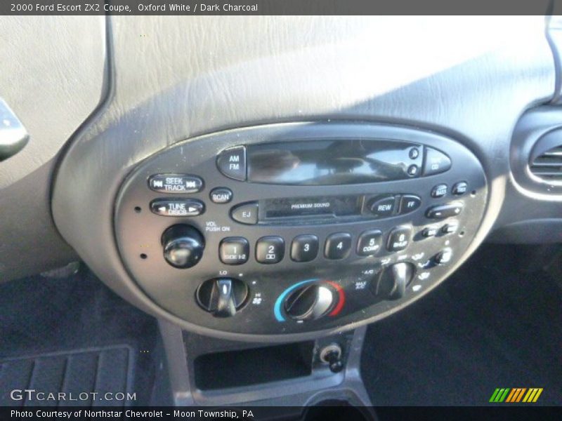 Oxford White / Dark Charcoal 2000 Ford Escort ZX2 Coupe
