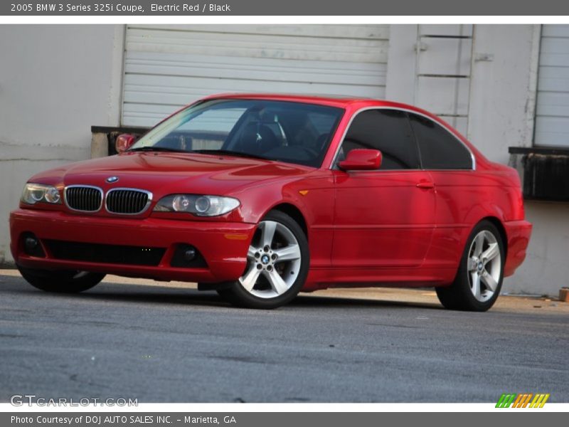 Front 3/4 View of 2005 3 Series 325i Coupe