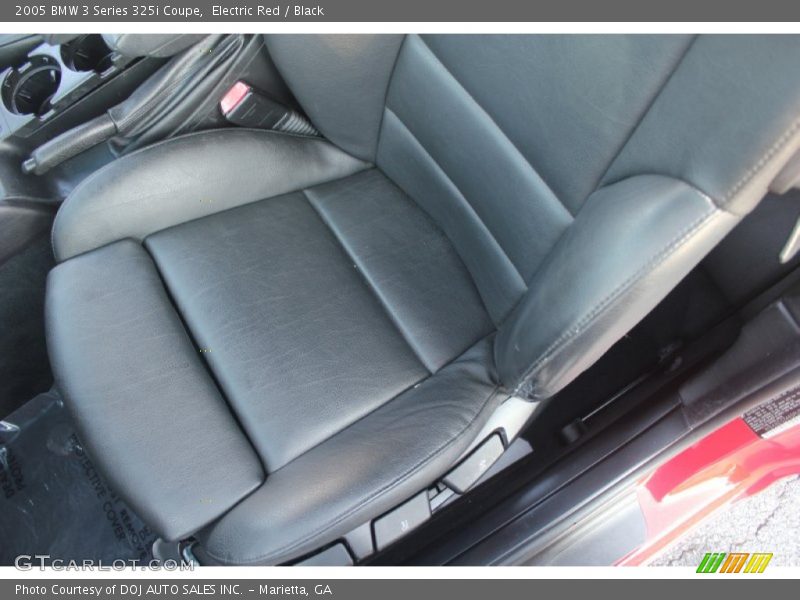 Front Seat of 2005 3 Series 325i Coupe