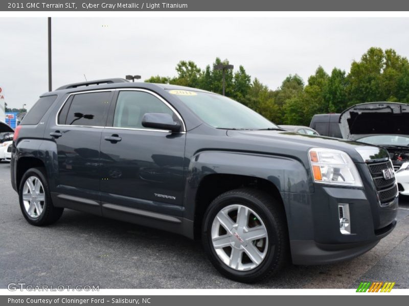 Front 3/4 View of 2011 Terrain SLT