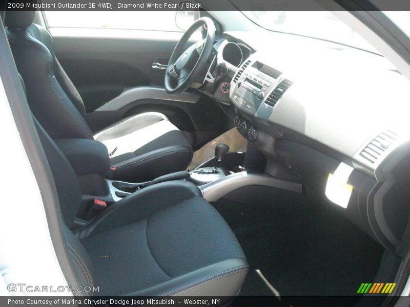 Diamond White Pearl / Black 2009 Mitsubishi Outlander SE 4WD