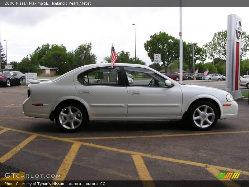 Icelandic Pearl / Frost 2000 Nissan Maxima SE
