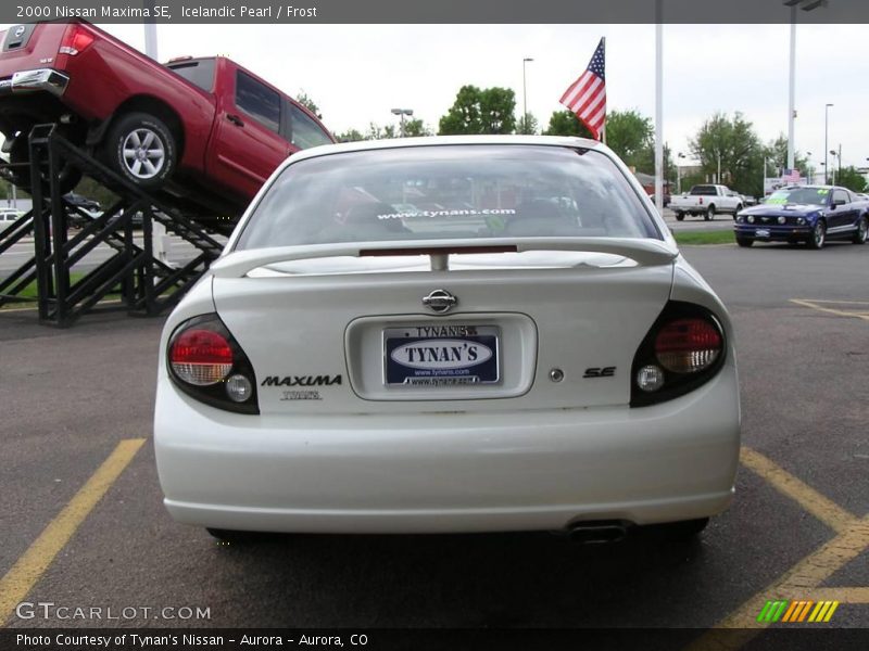 Icelandic Pearl / Frost 2000 Nissan Maxima SE