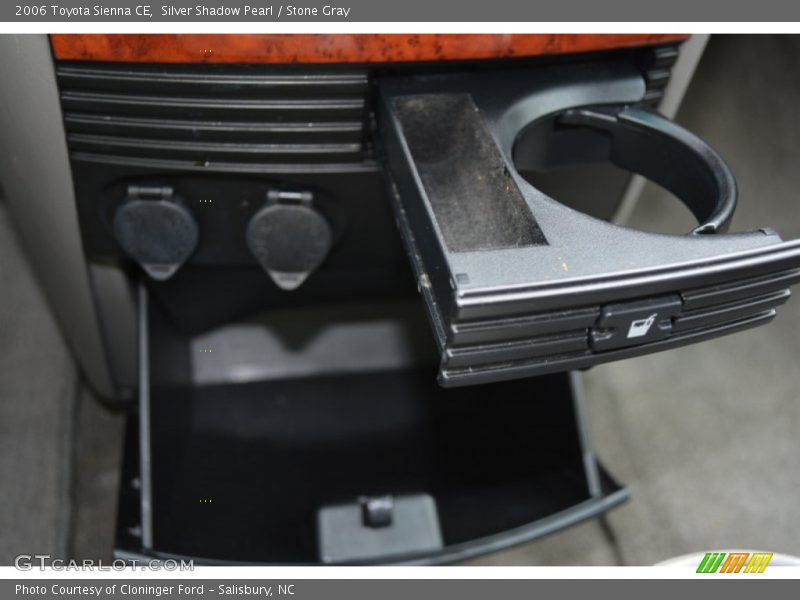 Silver Shadow Pearl / Stone Gray 2006 Toyota Sienna CE