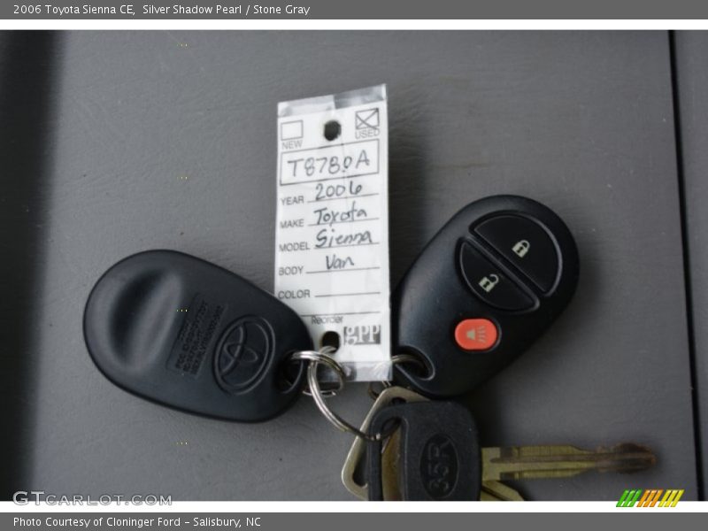 Silver Shadow Pearl / Stone Gray 2006 Toyota Sienna CE