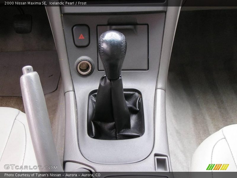 Icelandic Pearl / Frost 2000 Nissan Maxima SE