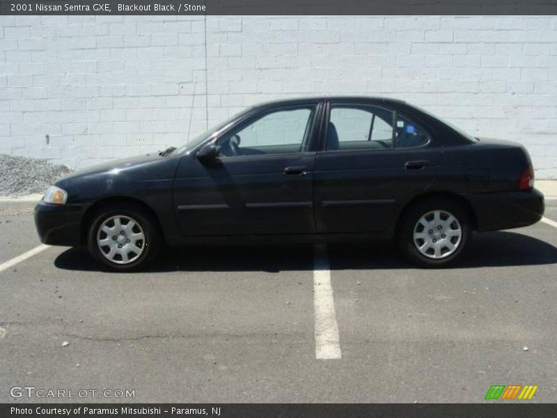 Blackout Black / Stone 2001 Nissan Sentra GXE
