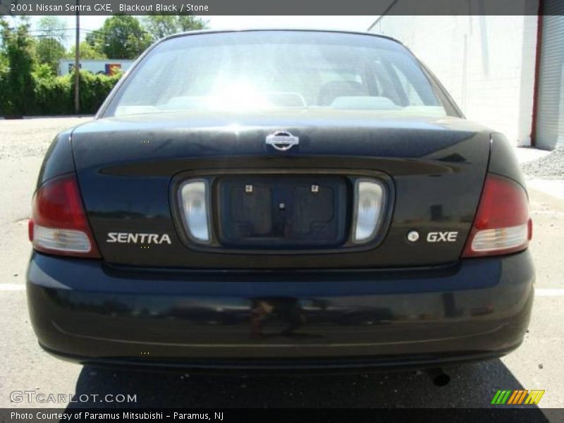 Blackout Black / Stone 2001 Nissan Sentra GXE