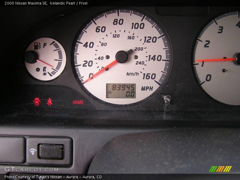 Icelandic Pearl / Frost 2000 Nissan Maxima SE