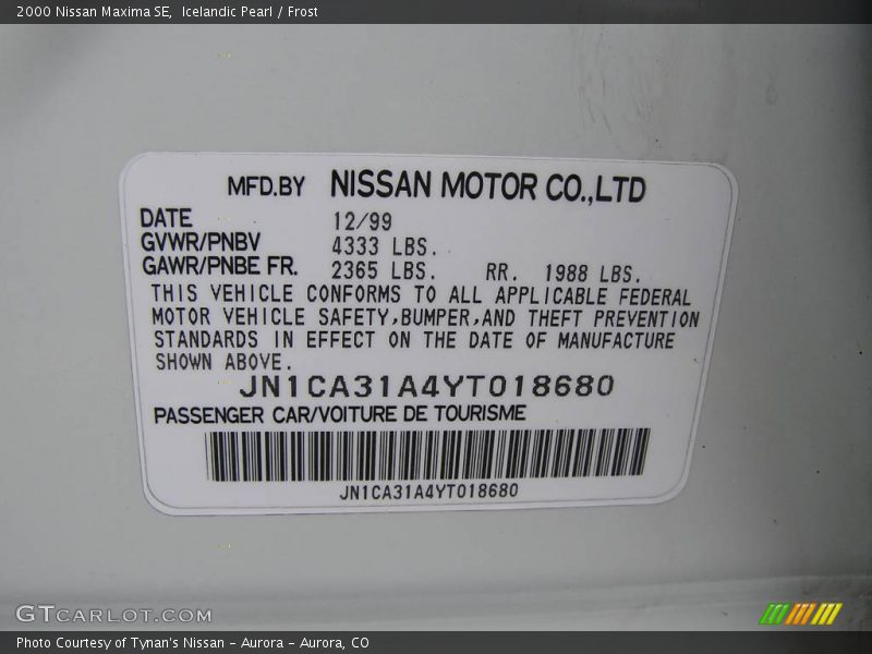 Icelandic Pearl / Frost 2000 Nissan Maxima SE