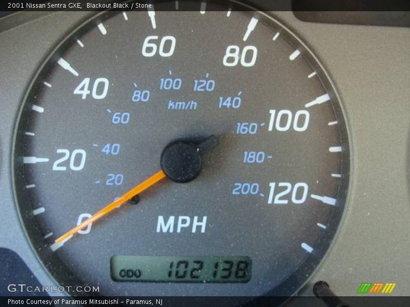 Blackout Black / Stone 2001 Nissan Sentra GXE