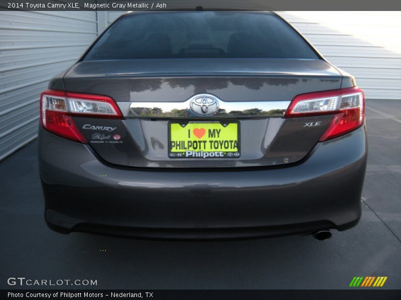 Magnetic Gray Metallic / Ash 2014 Toyota Camry XLE