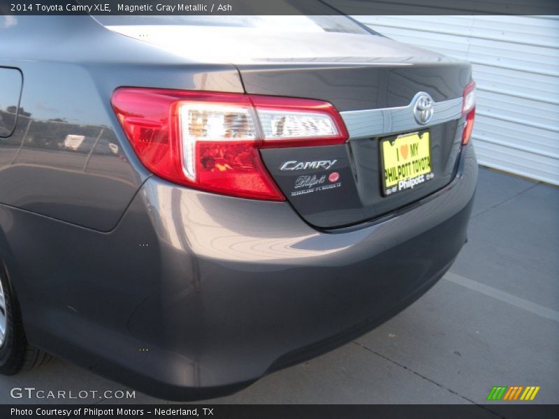 Magnetic Gray Metallic / Ash 2014 Toyota Camry XLE