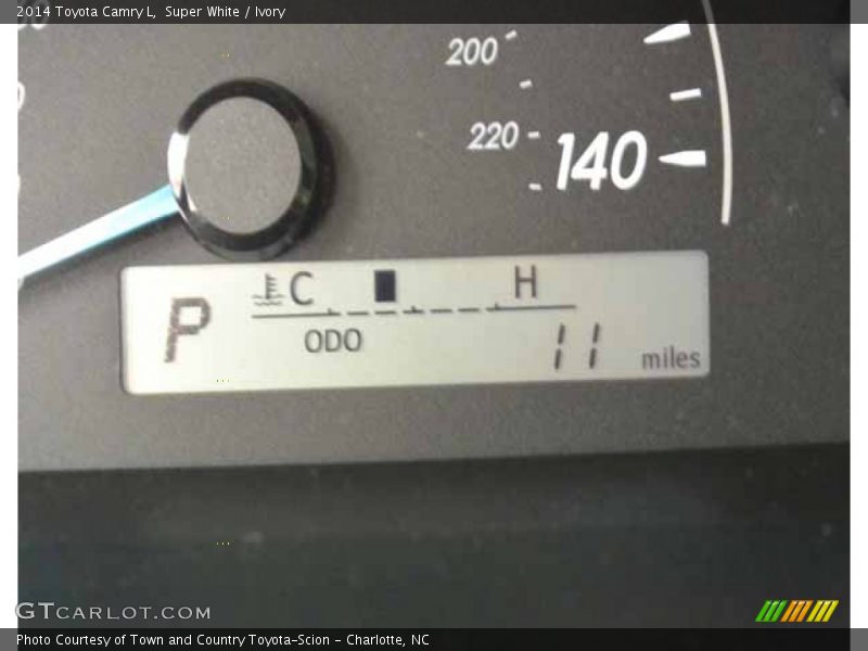 Super White / Ivory 2014 Toyota Camry L