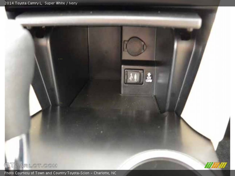 Super White / Ivory 2014 Toyota Camry L